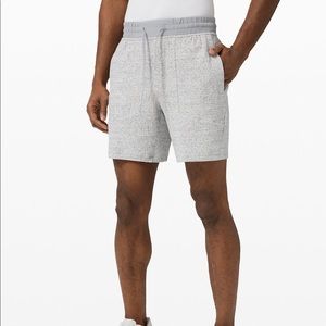 Lululemon Men’s At Ease Shorts Size Large